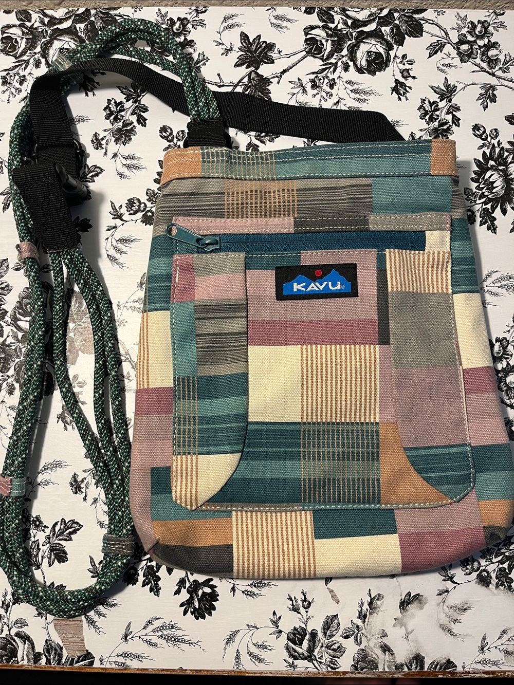 Kavu Multicolor Patchwork Messenger Bag - Teal, Tan & Cream